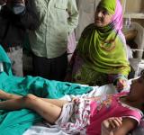 injured kashmiri girl