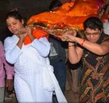 Girls doing antim sanskar